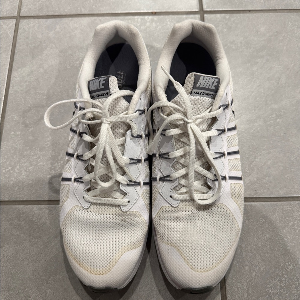 Nike Men's White and Black Athletic Shoes